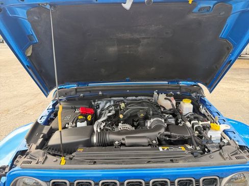 Used 2025 Jeep Gladiator Sport AWD/4WD image 20