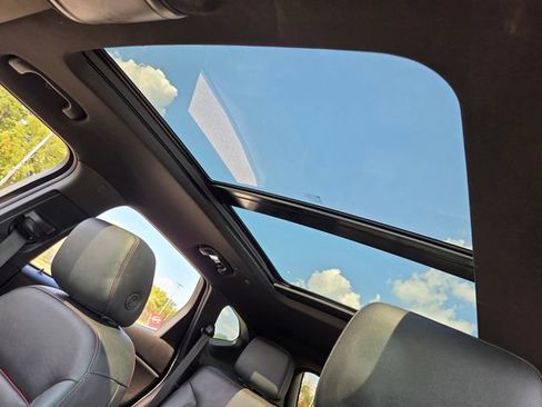 Used 2022 Chevrolet Blazer RS w/ Enhanced Convenience Package FWD image 8