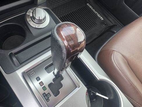 Used 2019 Toyota 4Runner Limited AWD/4WD image 39
