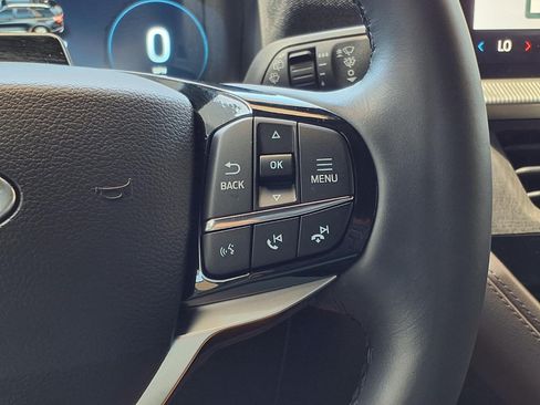 Certified 2025 Ford Explorer Platinum RWD image 24