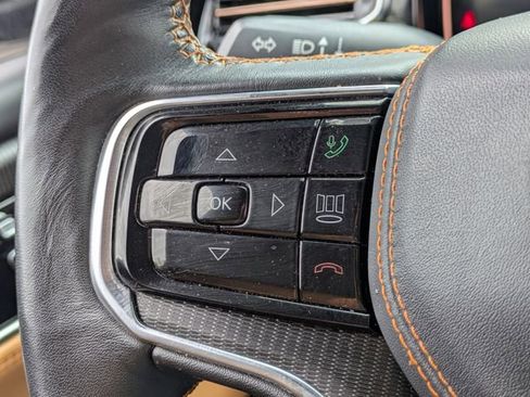 Used 2024 Jeep Grand Wagoneer Series III w/ Rear Seat Video Group 1 AWD/4WD image 28