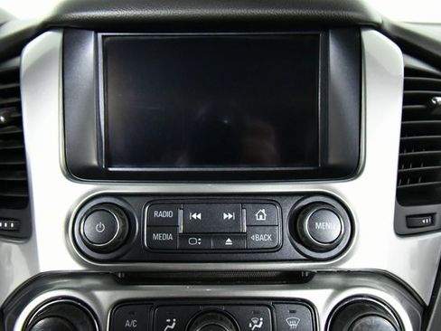 Used 2020 Chevrolet Suburban Premier image 4