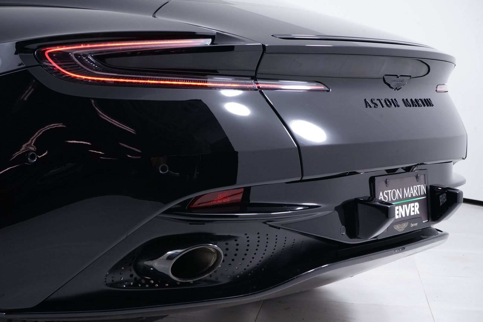 Used 2026 Aston Martin DB12 Coupe RWD image 16