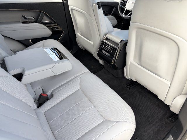 Used 2025 Land Rover Range Rover Sport SE AWD/4WD image 23