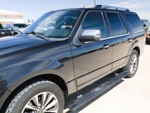 Used 2015 Lincoln Navigator 4WD image 7