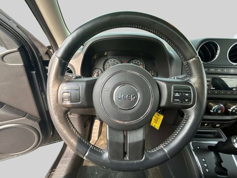 Used 2016 Jeep Patriot High Altitude image 18