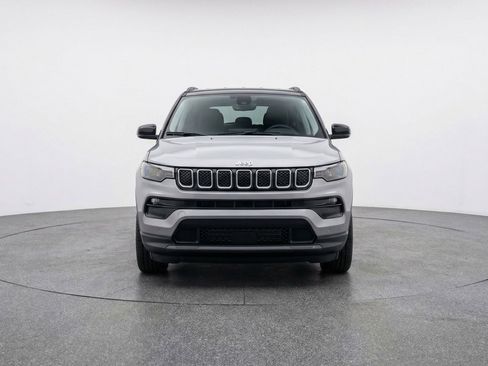 Used 2025 Jeep Compass Limited image 2