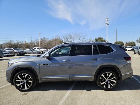Used 2024 Volkswagen Atlas SEL Premium R-Line image 4