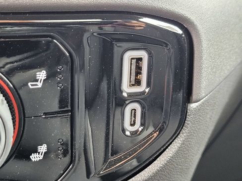 Used 2025 Chevrolet Silverado 3500 LT AWD/4WD image 18