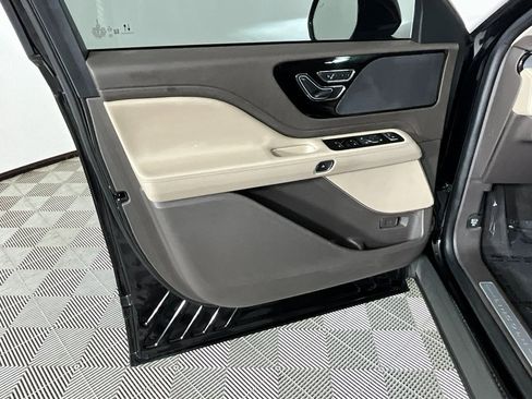 Certified 2023 Lincoln Aviator 2WD image 18