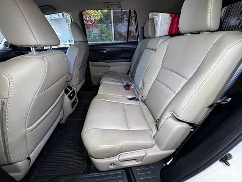 Used 2017 Honda Pilot Touring image 44