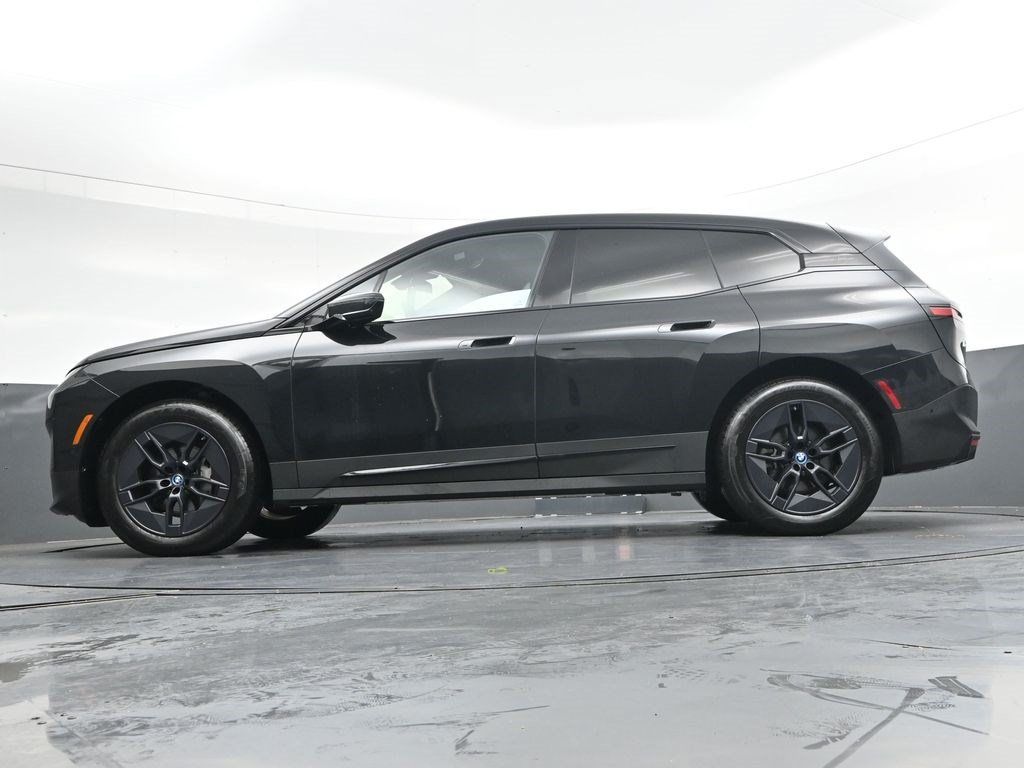 Used 2024 BMW iX xDrive50 w/ Convenience Package AWD/4WD image 34