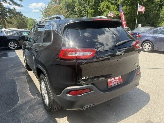 Used 2016 Jeep Cherokee Latitude w/ Cold Weather Group AWD/4WD image 7