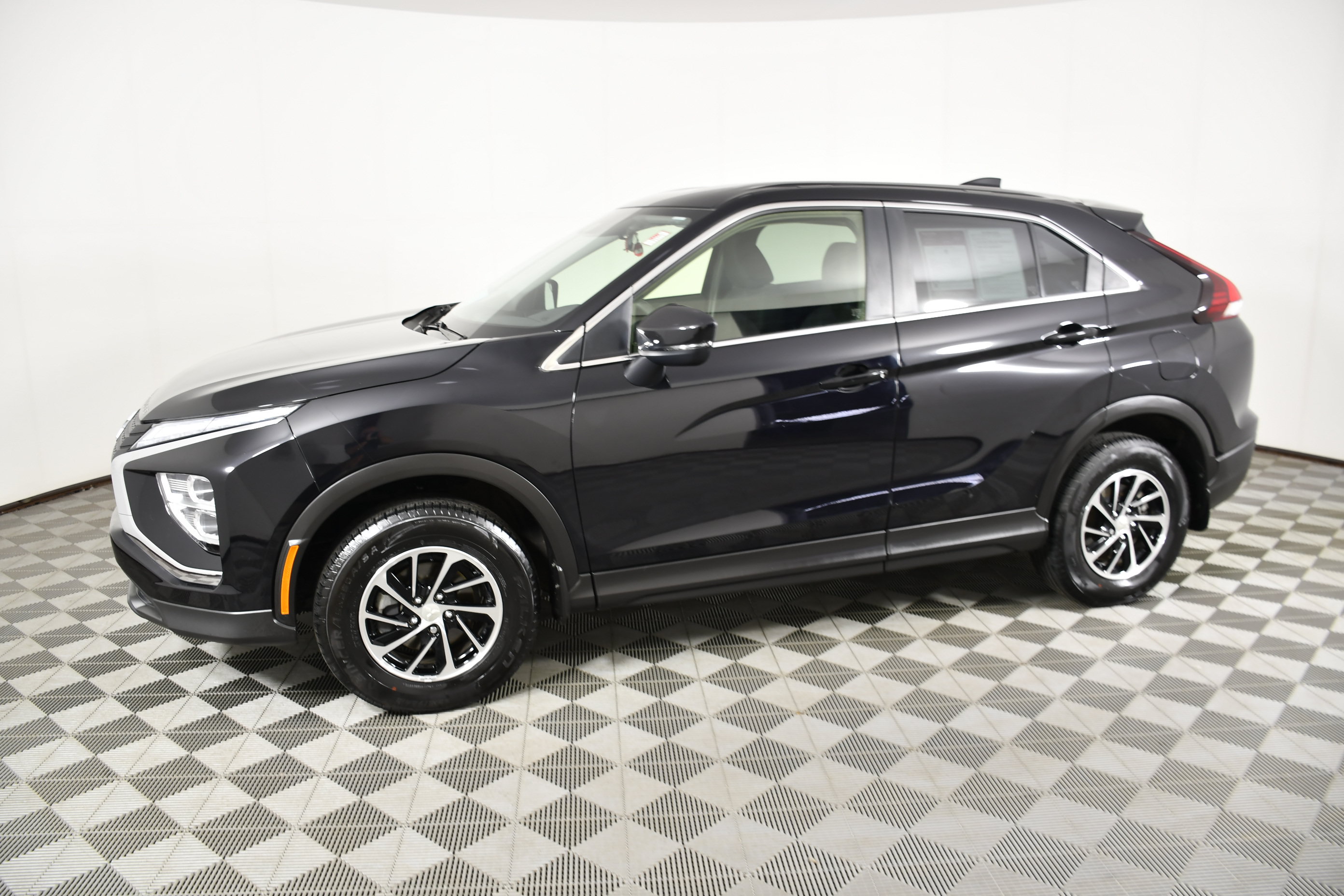 Used 2024 Mitsubishi Eclipse Cross ES AWD/4WD image 9