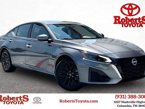 Used 2025 Nissan Altima 2.5 SV w/ SV Special Edition Package FWD image 1
