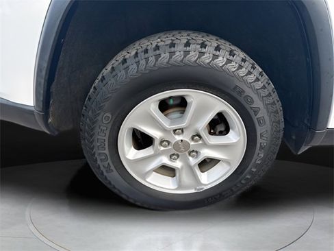 Used 2017 Jeep Grand Cherokee Laredo w/ Quick Order Package 23E image 22