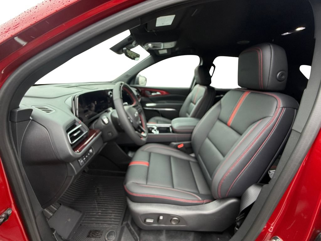 New 2026 Chevrolet Traverse RS w/ LPO, Floor Liner Package AWD/4WD image 9