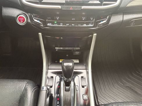 Used 2017 Honda Accord Touring image 17