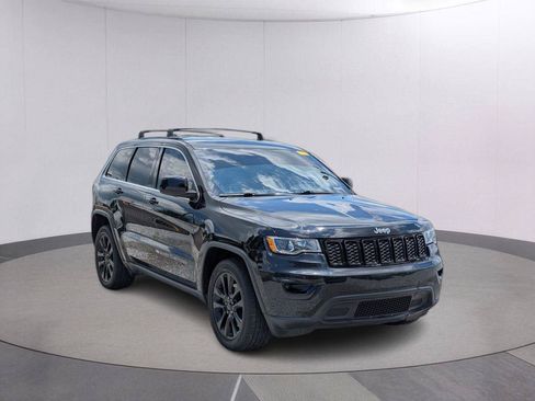 Used 2022 Jeep Grand Cherokee Laredo E RWD image 9
