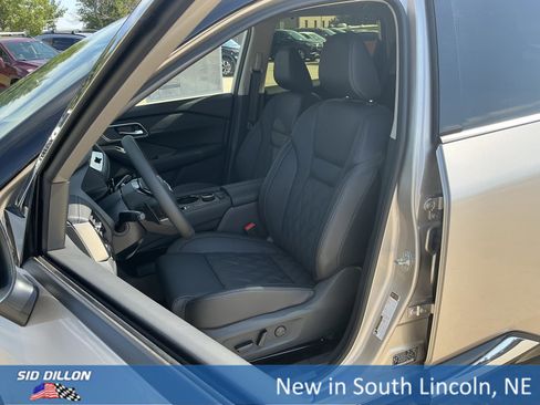 New 2026 Nissan Rogue Platinum w/ Platinum Premium Package image 9