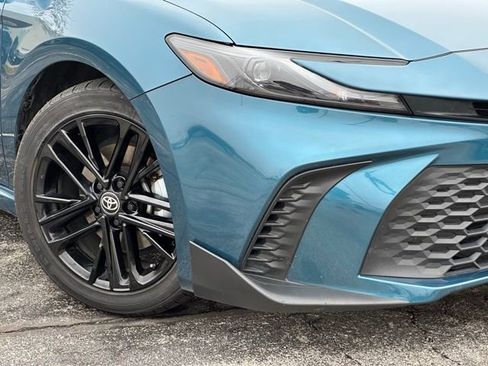 Used 2025 Toyota Camry SE image 10