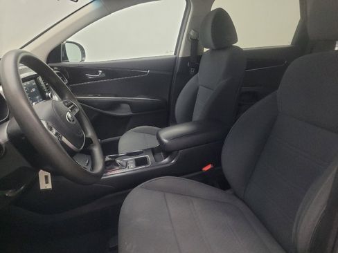 Used 2020 Kia Sorento FWD V6 image 17