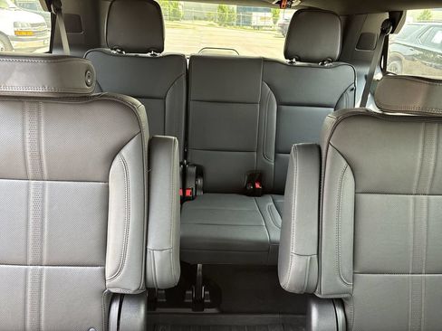 Certified 2025 Chevrolet Tahoe High Country AWD/4WD image 41