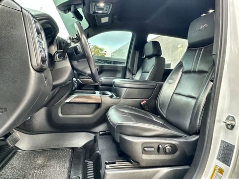 Used 2022 Chevrolet Silverado 3500 High Country w/ Z71 Off-Road Package image 3