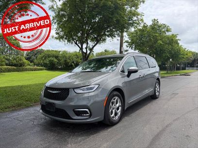 Used 2023 Chrysler Pacifica Limited