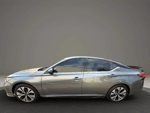 Used 2023 Nissan Altima 2.5 SR FWD image 8