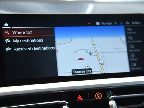 Used 2020 BMW 330i xDrive Sedan w/ Premium Package image 28