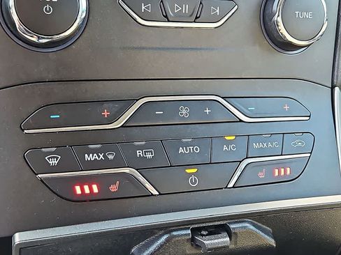 Used 2020 Ford Edge SEL w/ Convenience Package AWD/4WD image 25