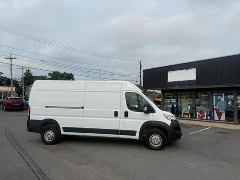 Used 2023 RAM ProMaster 2500 FWD image 3