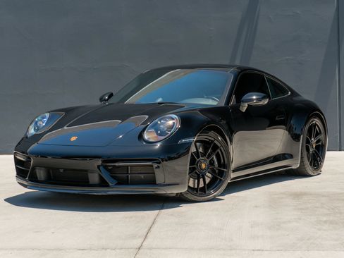 Used 2024 Porsche 911 Carrera S RWD image 3
