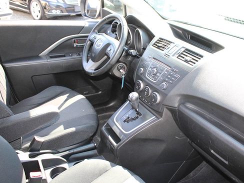 Used 2012 MAZDA MAZDA5 Touring w/ Moonroof & Audio Pkg image 12