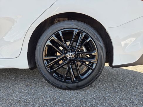 Used 2025 Toyota Camry SE image 9