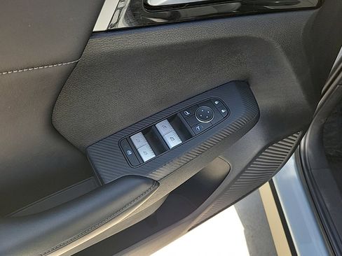 Used 2022 Mitsubishi Outlander SE image 15