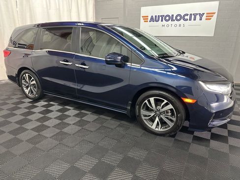 Used 2024 Honda Odyssey Touring image 3
