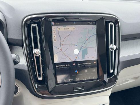 New 2026 Volvo XC40 B5 Plus w/ Climate Package image 20