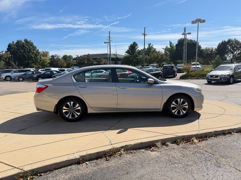 Used 2013 Honda Accord LX image 4