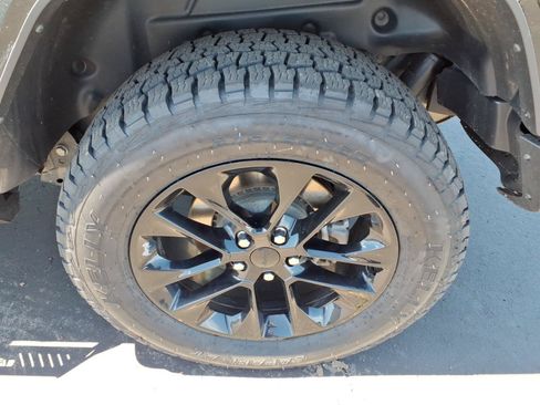 Used 2022 Jeep Wrangler Unlimited Sahara AWD/4WD image 20
