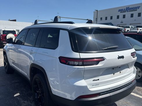 Used 2023 Jeep Grand Cherokee L Laredo image 4