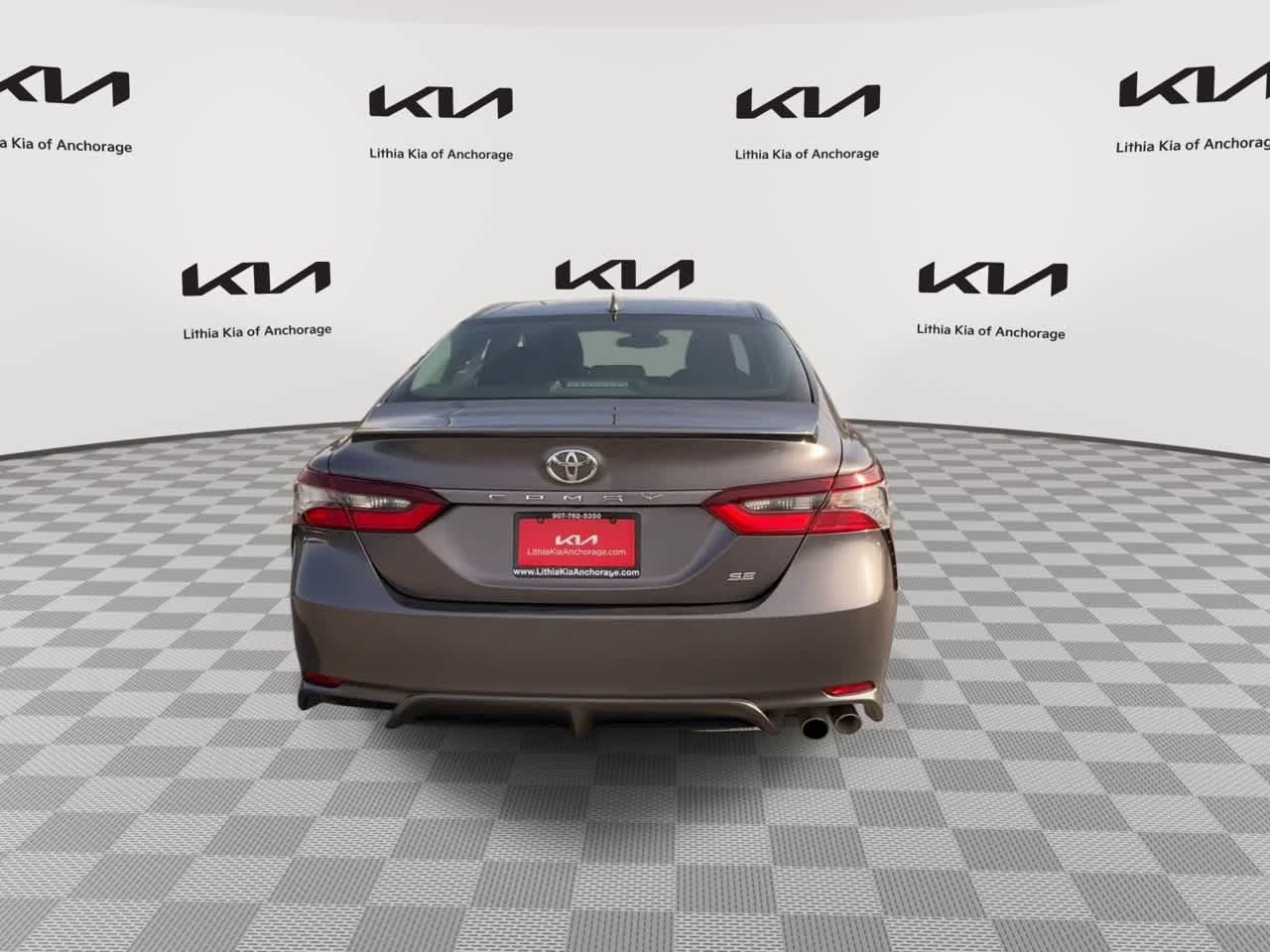 Used 2023 Toyota Camry SE FWD image 7