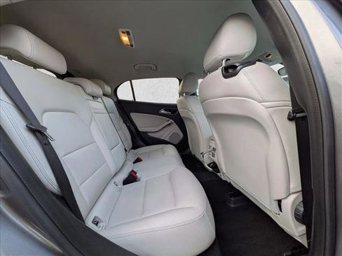Used 2016 Mercedes-Benz GLA 250 image 19