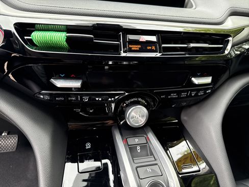 Used 2024 Acura MDX FWD image 29