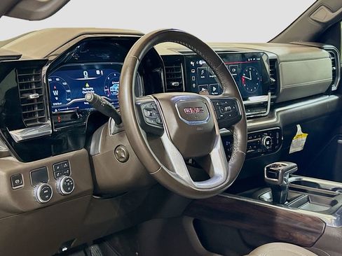 Used 2023 GMC Sierra 1500 SLT image 7