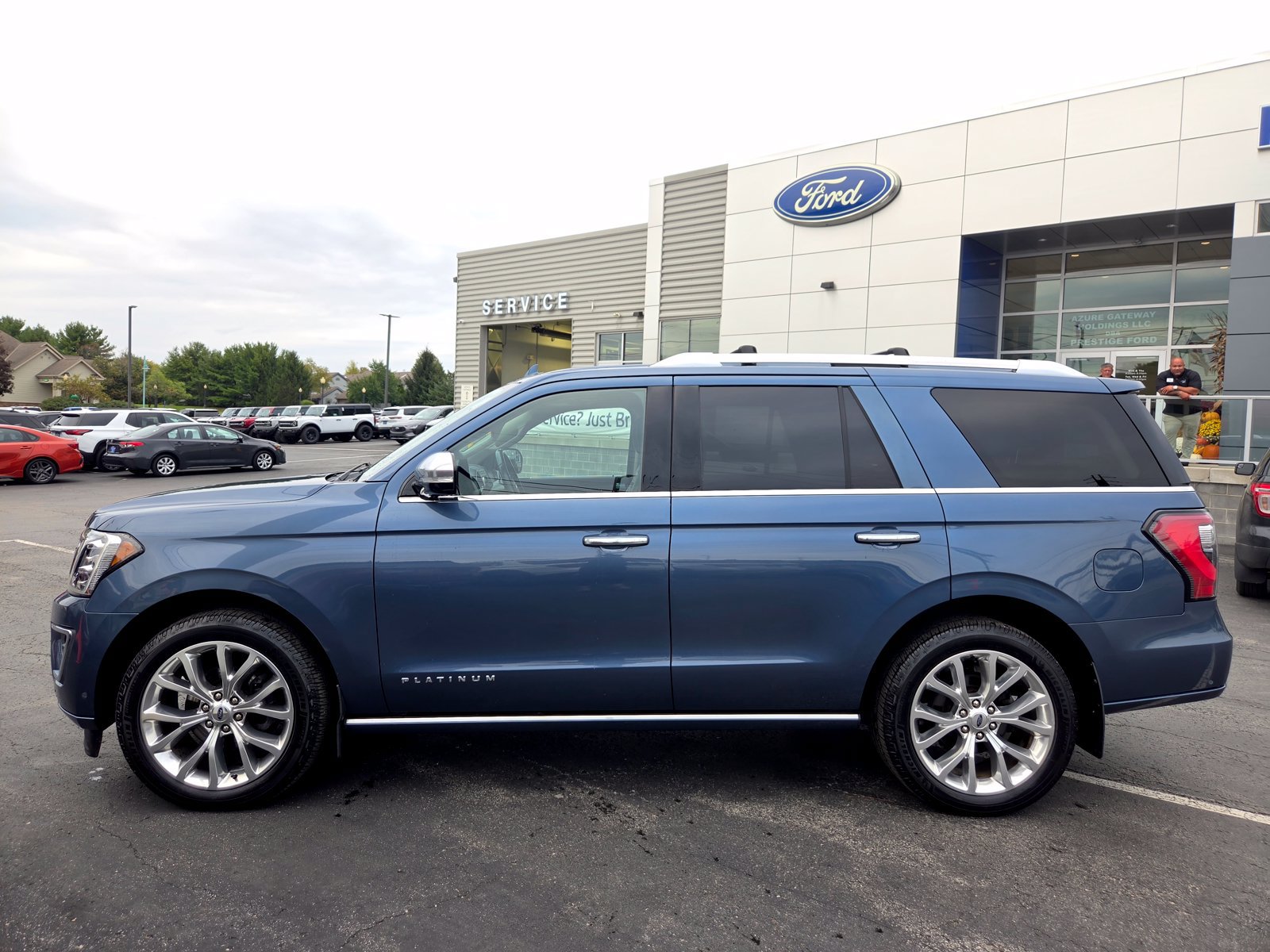 Used 2019 Ford Expedition Platinum AWD/4WD image 2