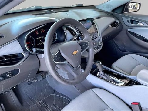 Used 2019 Chevrolet Malibu LS FWD image 12