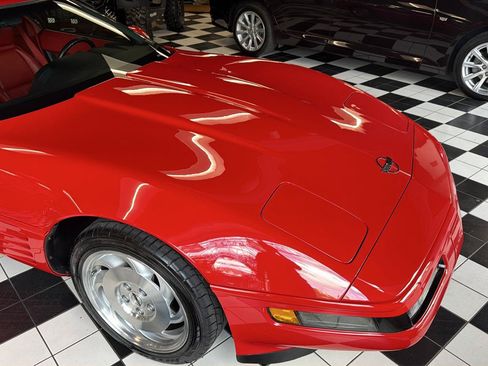Used 1993 Chevrolet Corvette Coupe RWD image 11
