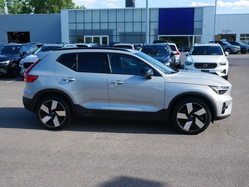 Used 2023 Volvo XC40 Recharge Ultimate AWD/4WD image 8